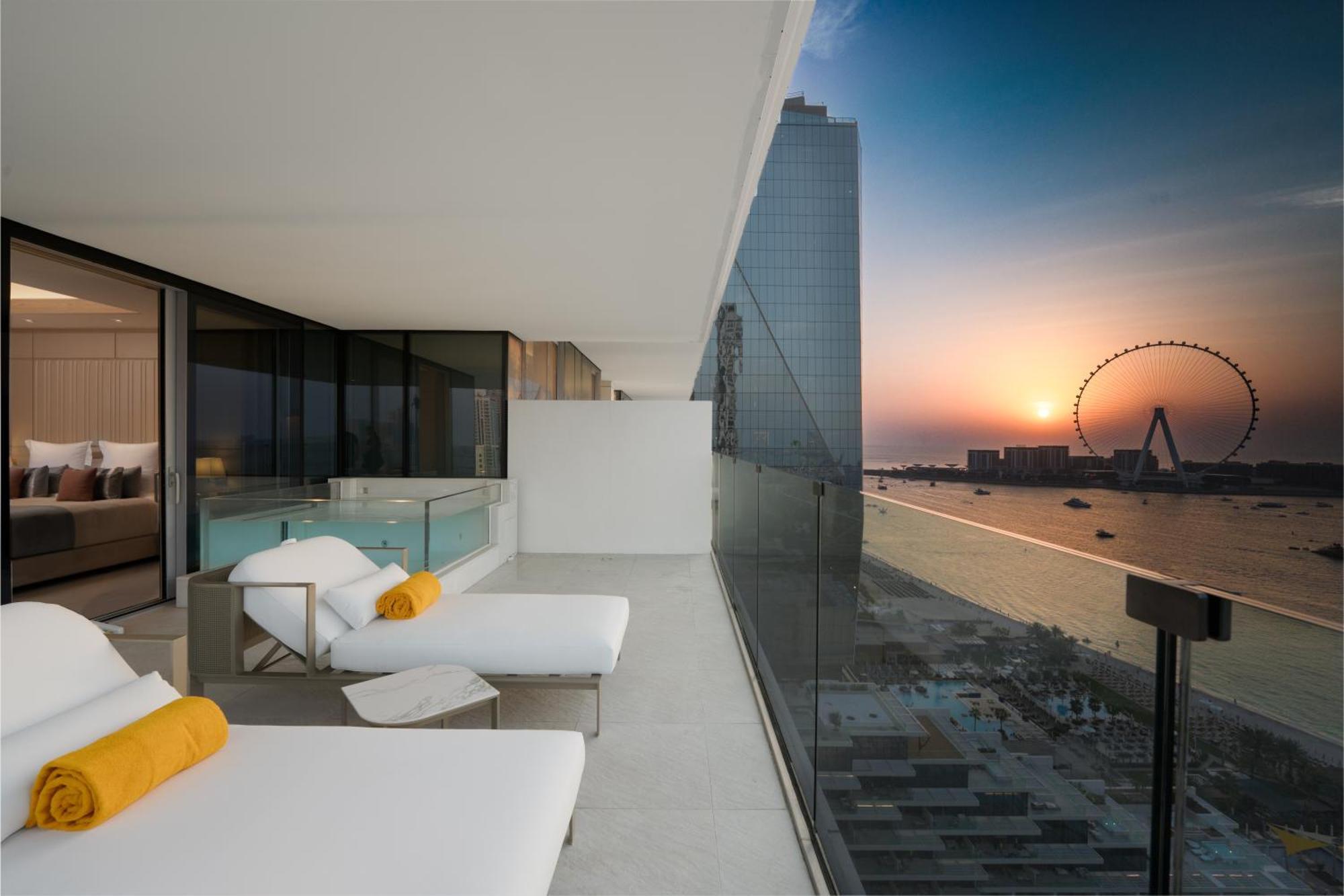 Hotel Five Luxe Dubaj Exteriér fotografie View of the Dubai Eye from the hotel