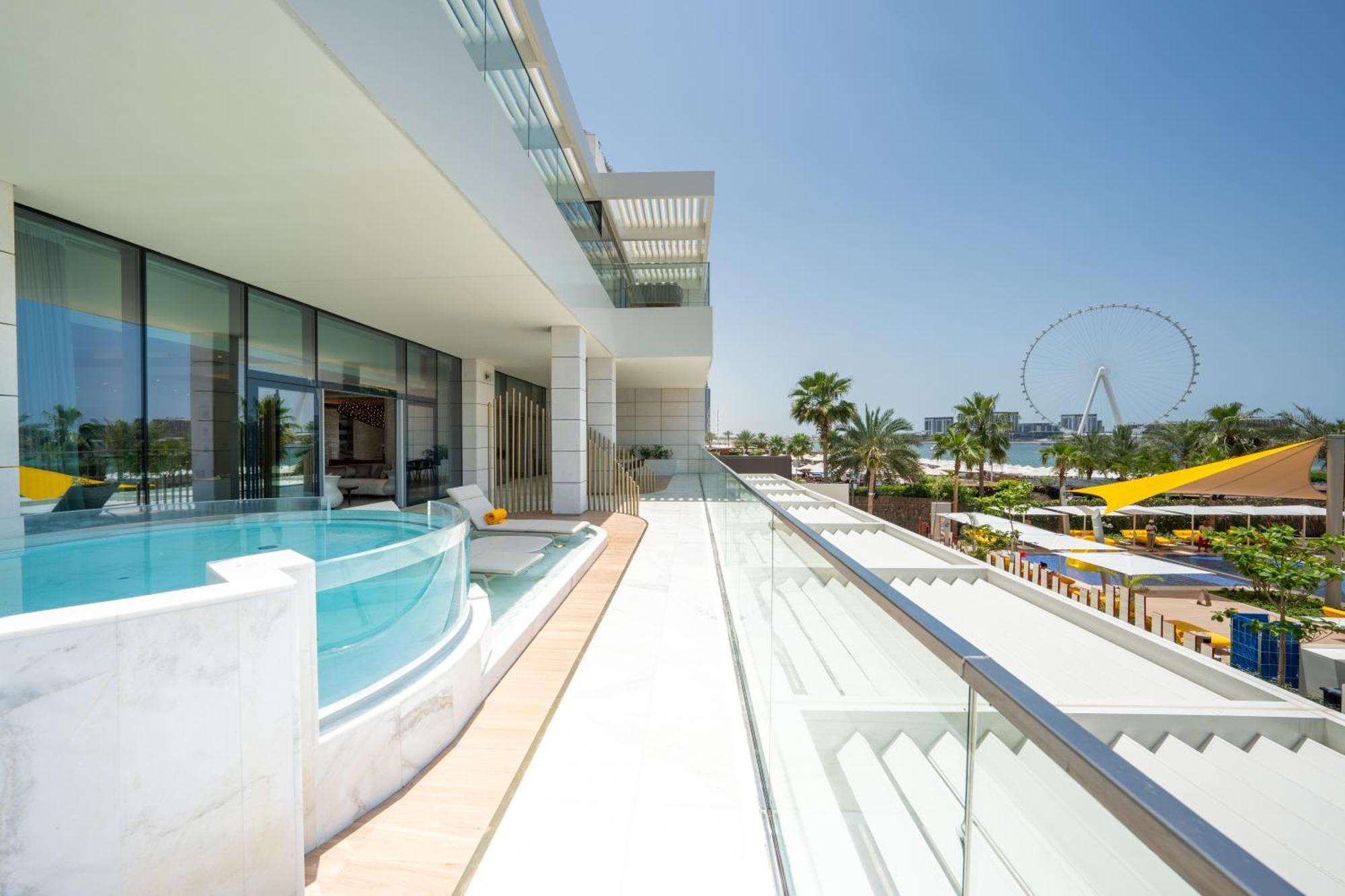 Hotel Five Luxe Dubaj Exteriér fotografie The View at The Palm
