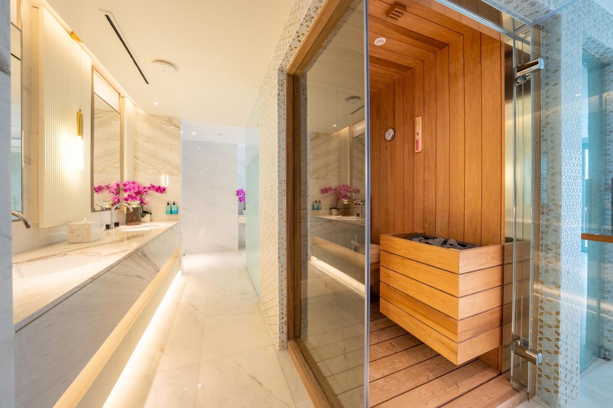 Hotel Five Luxe Dubaj Exteriér fotografie Sauna at The Spa at The Atlantis