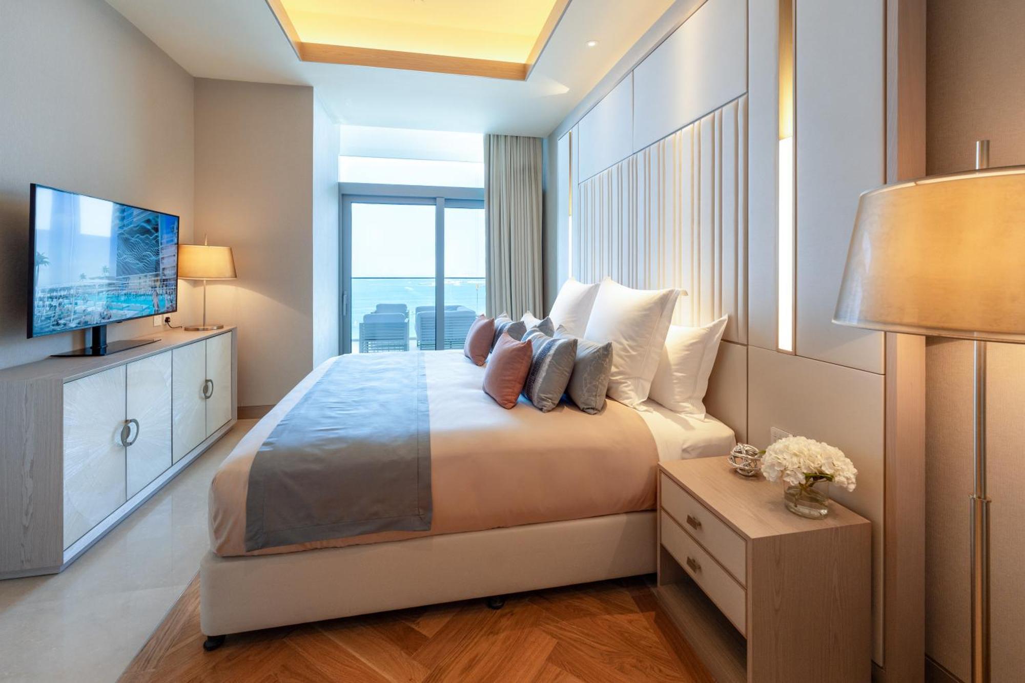 Hotel Five Luxe Dubaj Exteriér fotografie A bedroom at the hotel